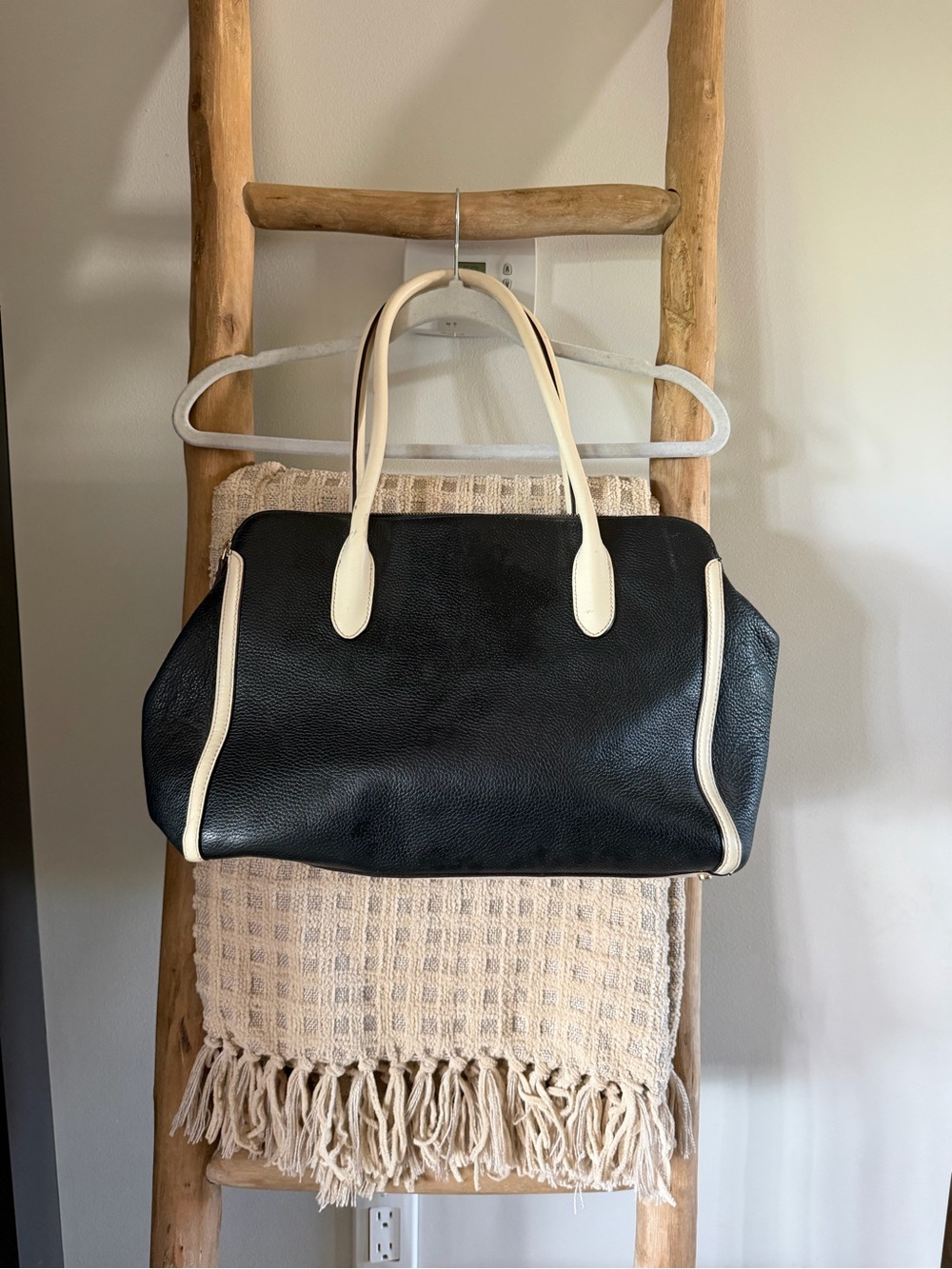 Kate Spade Black Pebbled Leather Satchel Cream Trim Large Handbag - Picture 2 of 10